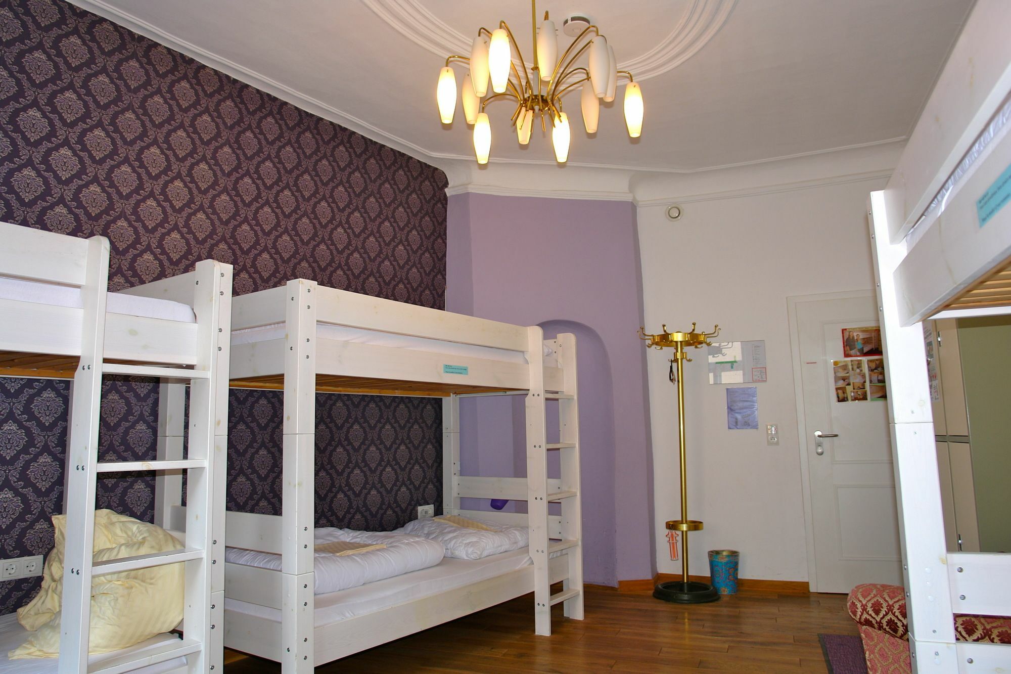 Lotte - The Backpackers Хостел