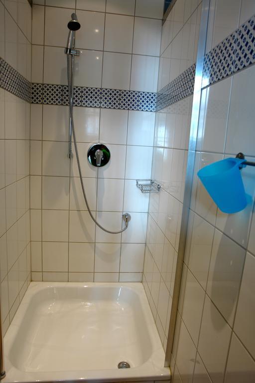 Lotte - The Backpackers Hostel *